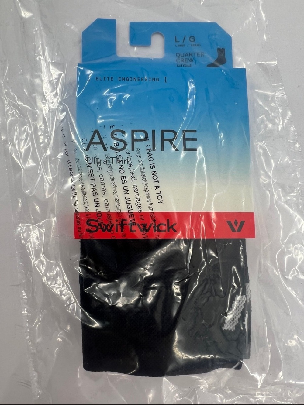 NWT Swiftwick Aspire Quarter Crew High Socks Black Size Large